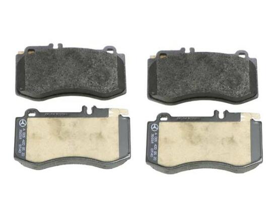 Mercedes Disc Brake Pad Set - Front 0074206420